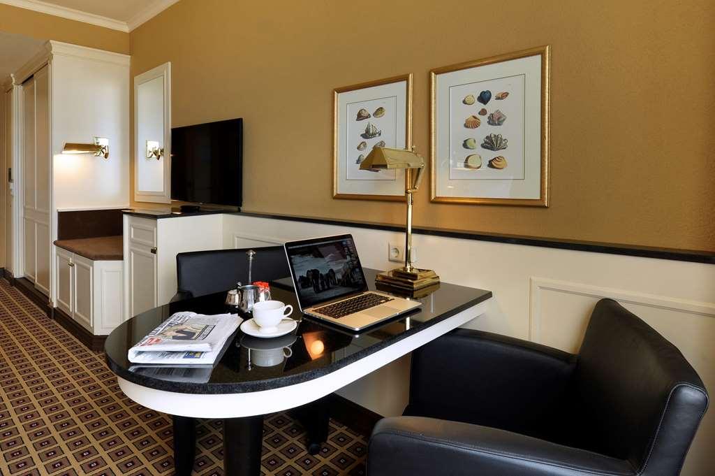 Grand Hotel Huis Ter Duin Noordwijk Exterior foto A typical hotel room