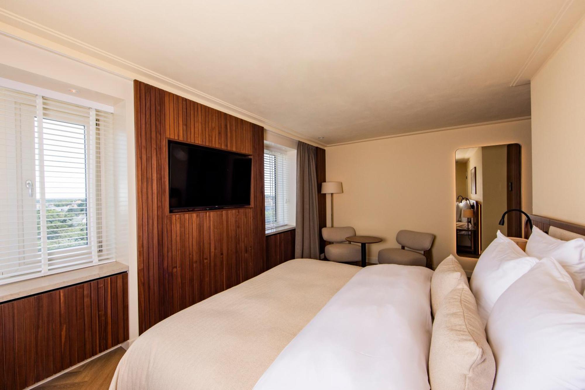 Grand Hotel Huis Ter Duin Noordwijk Habitación foto A bedroom at the hotel