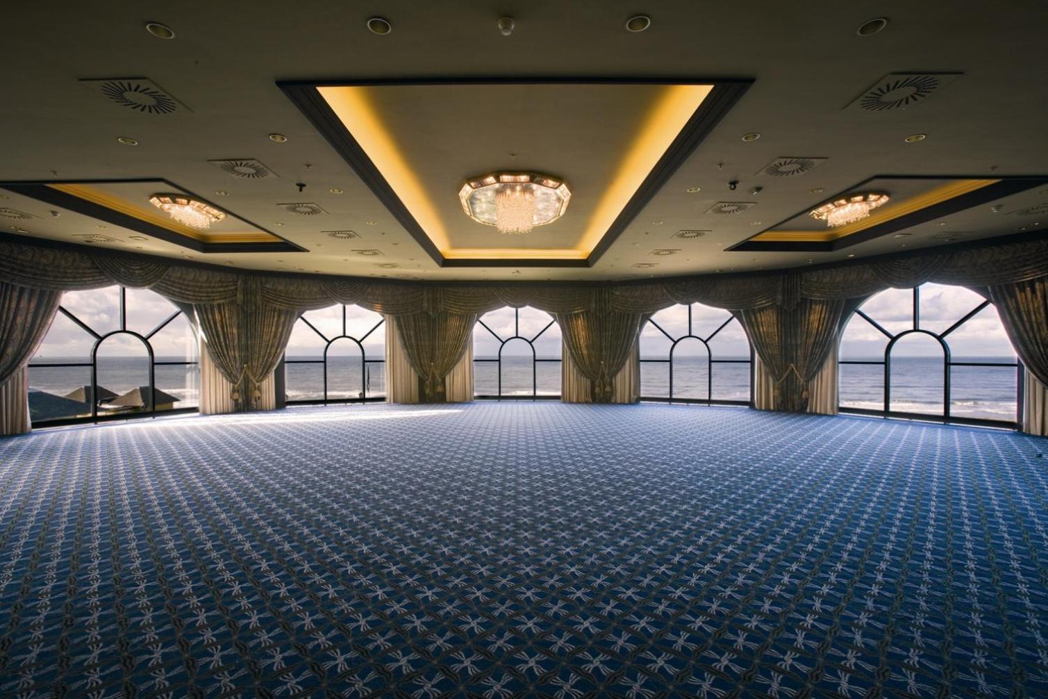 Grand Hotel Huis Ter Duin Noordwijk Exterior foto The interior of the 100-metre-long (330 ft) ballroom