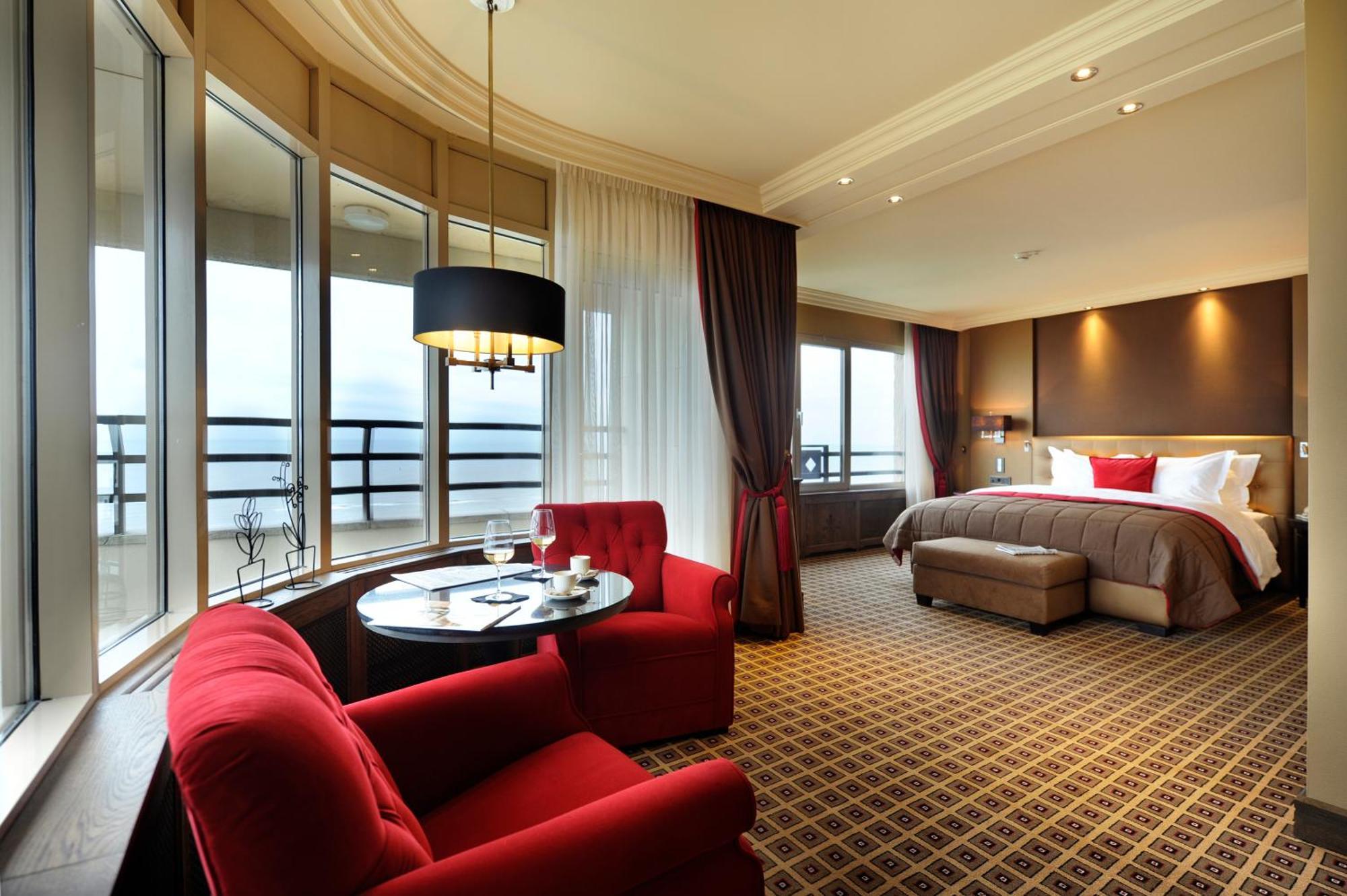 Grand Hotel Huis Ter Duin Noordwijk Exterior foto A suite at the hotel