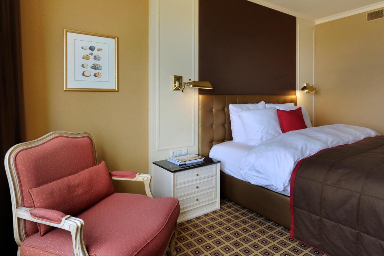 Grand Hotel Huis Ter Duin Noordwijk Exterior foto A room at the hotel